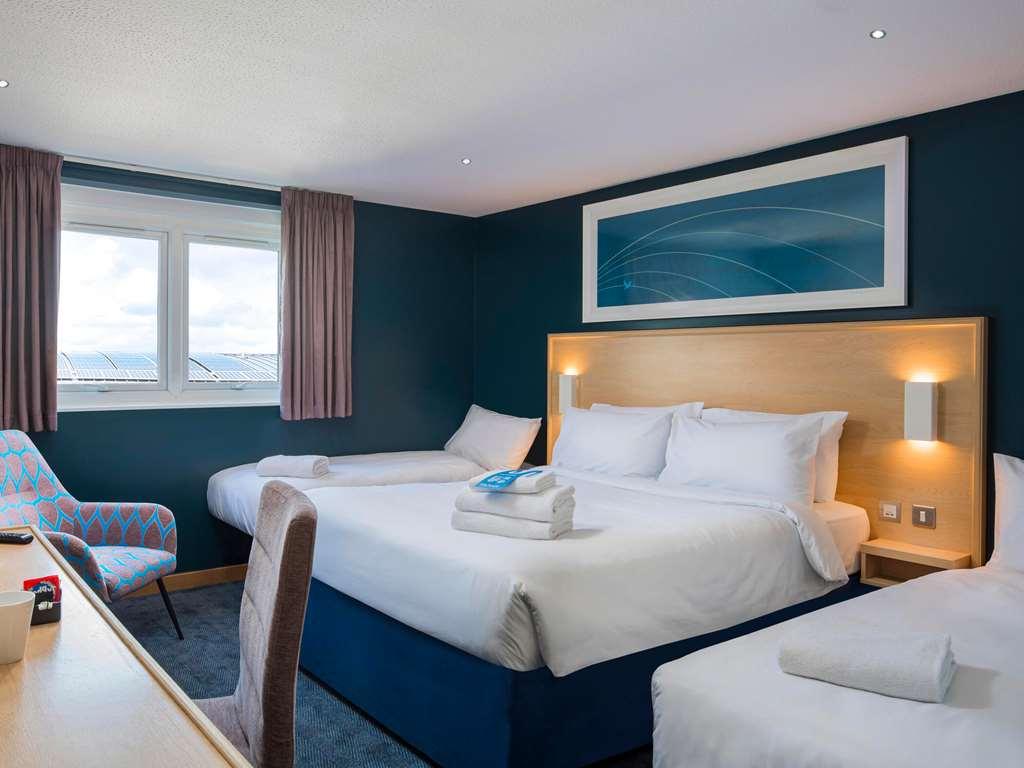 Travelodge Frimley Rum bild